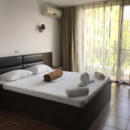 בית אירוח Vila Mon Caprice