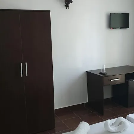 בית אירוח Vila Mon Caprice אפורי סוד