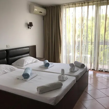 בית אירוח Vila Mon Caprice