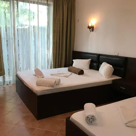 Vila Mon Caprice בית אירוח